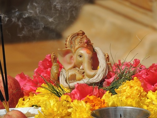 God puja decoration in Gurgaon | Devotional decorations in Gurgaon