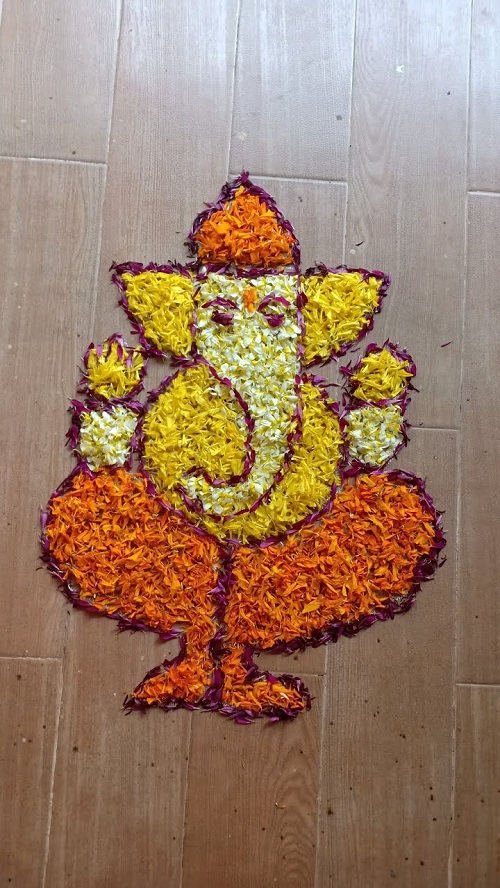 Free Hand Simple Rangoli Designs with Flowers 12