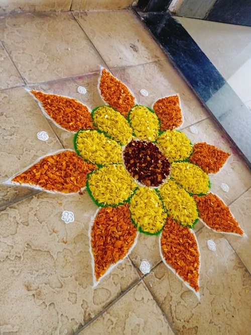 Free Hand Simple Rangoli Designs with Flowers 3