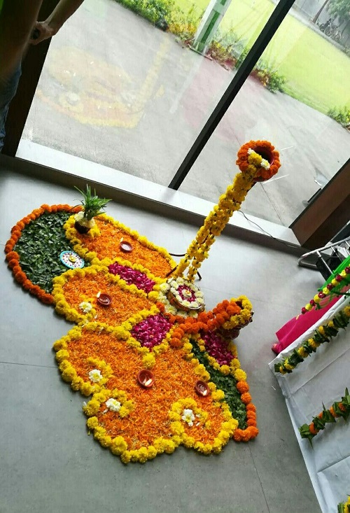 Free Hand Simple Rangoli Designs with Flowers 5