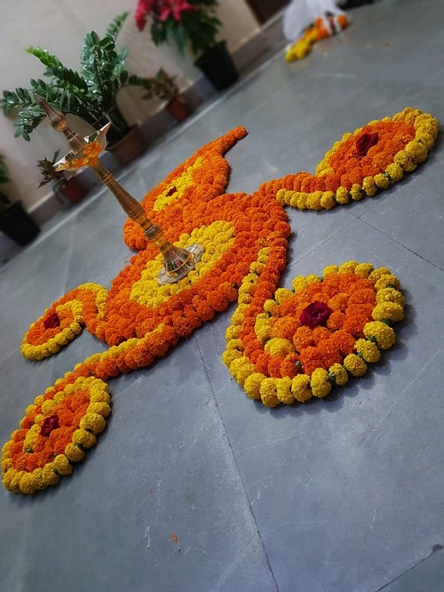 Free Hand Simple Rangoli Designs with Flowers 16
