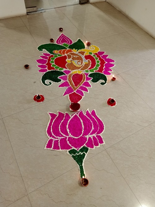 Simple Rangoli Designs of Flowers in diwali